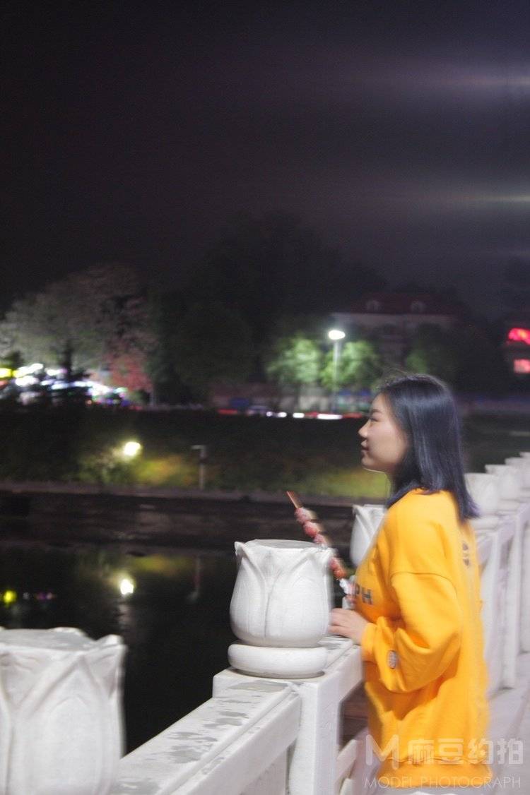 夜景模特