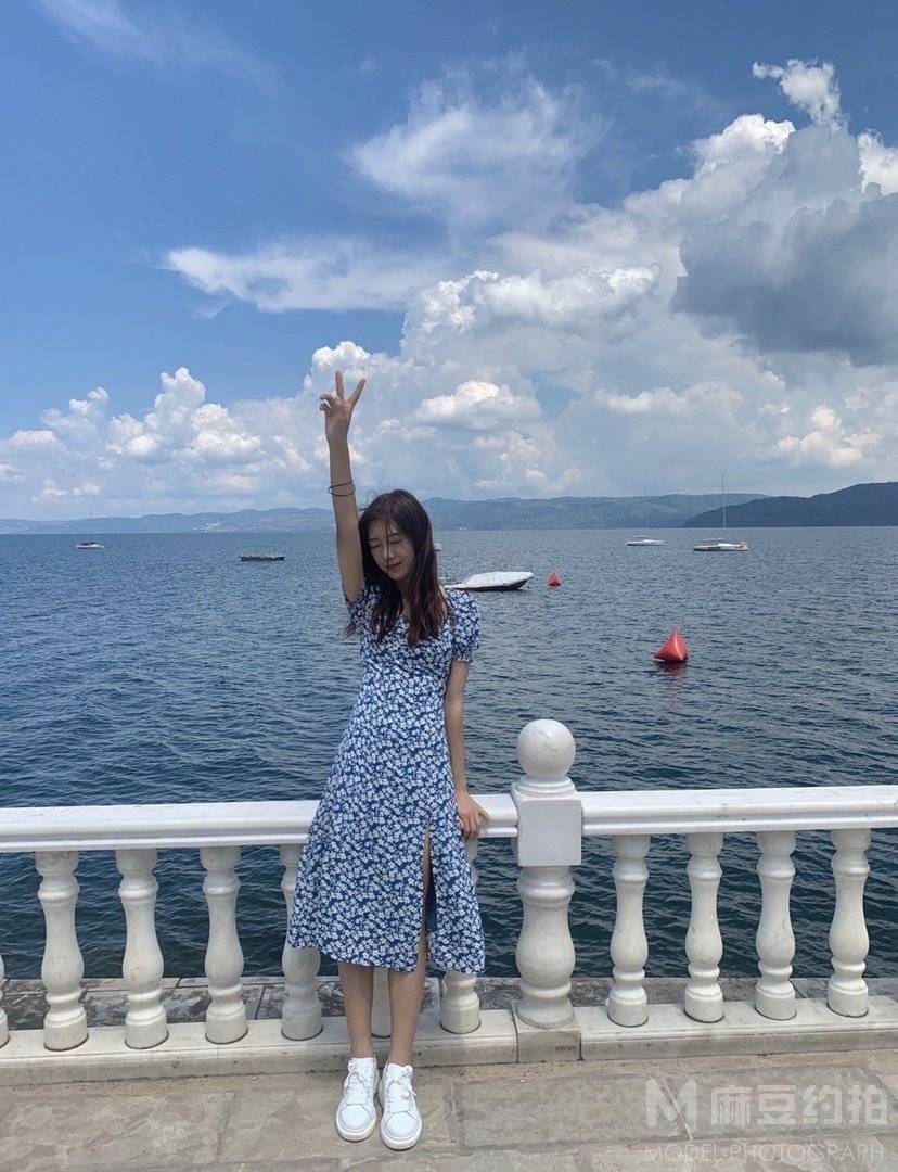 校园模特