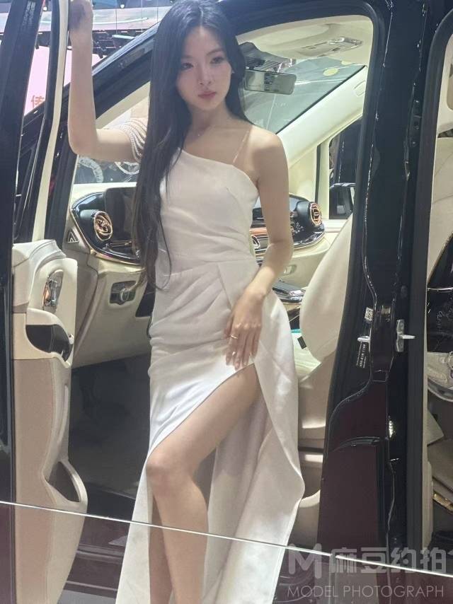 宝丽来模特