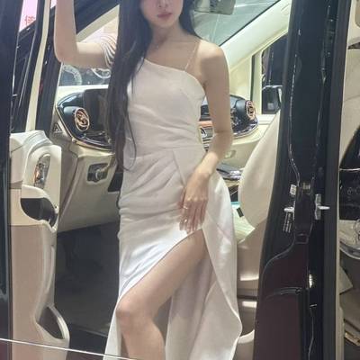 宝丽来模特
