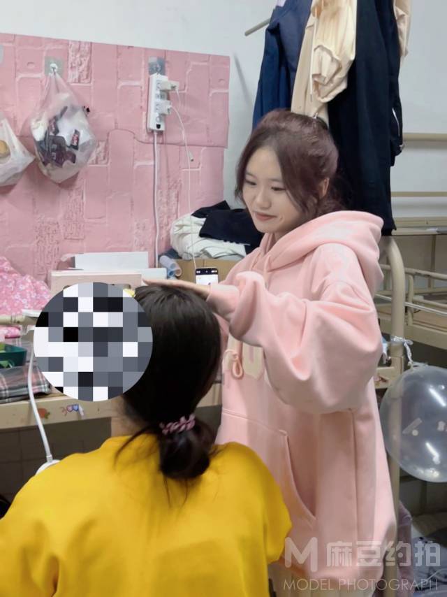 校园模特