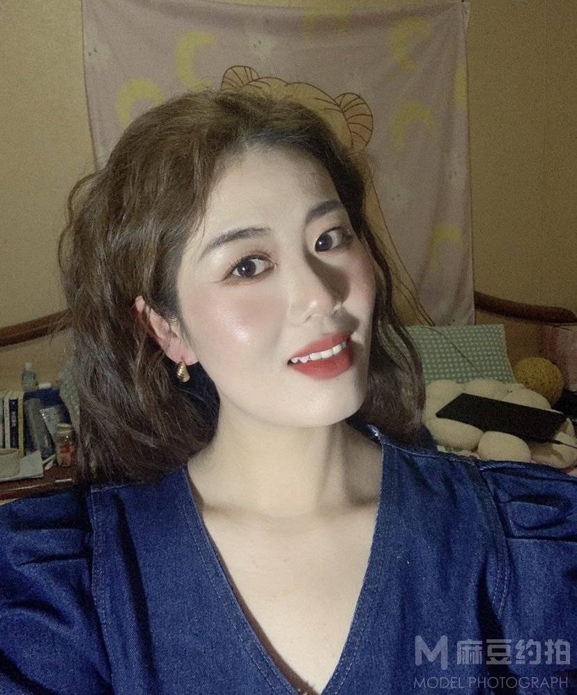 妆容模特