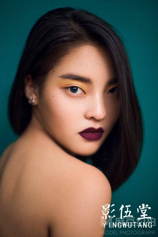 情绪模特