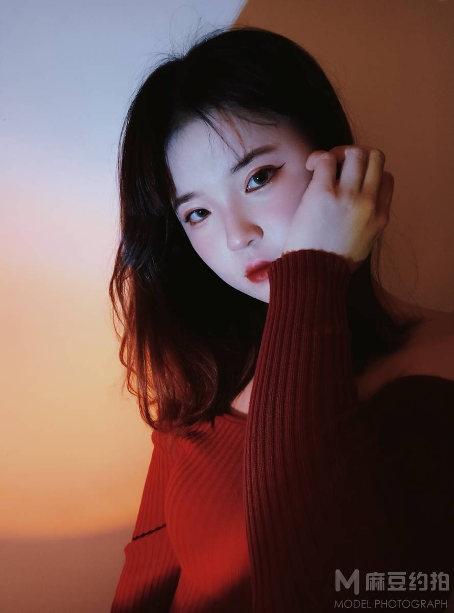 情绪模特