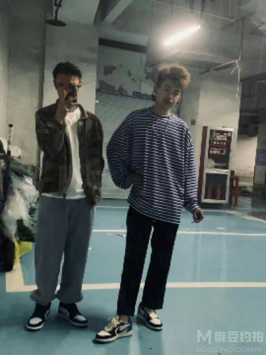 黑白模特