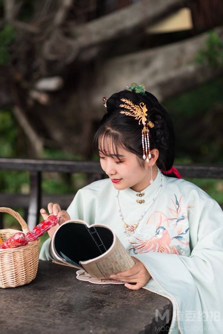 汉服模特