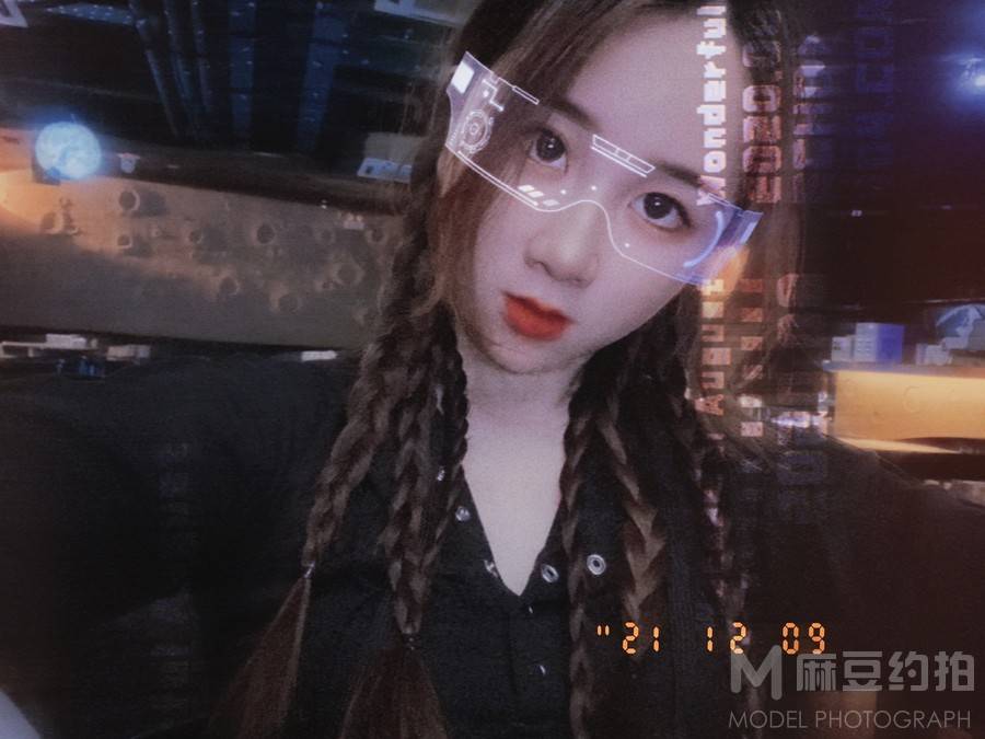 情绪模特