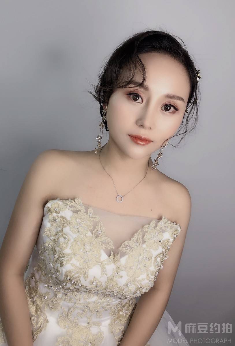 妆容模特
