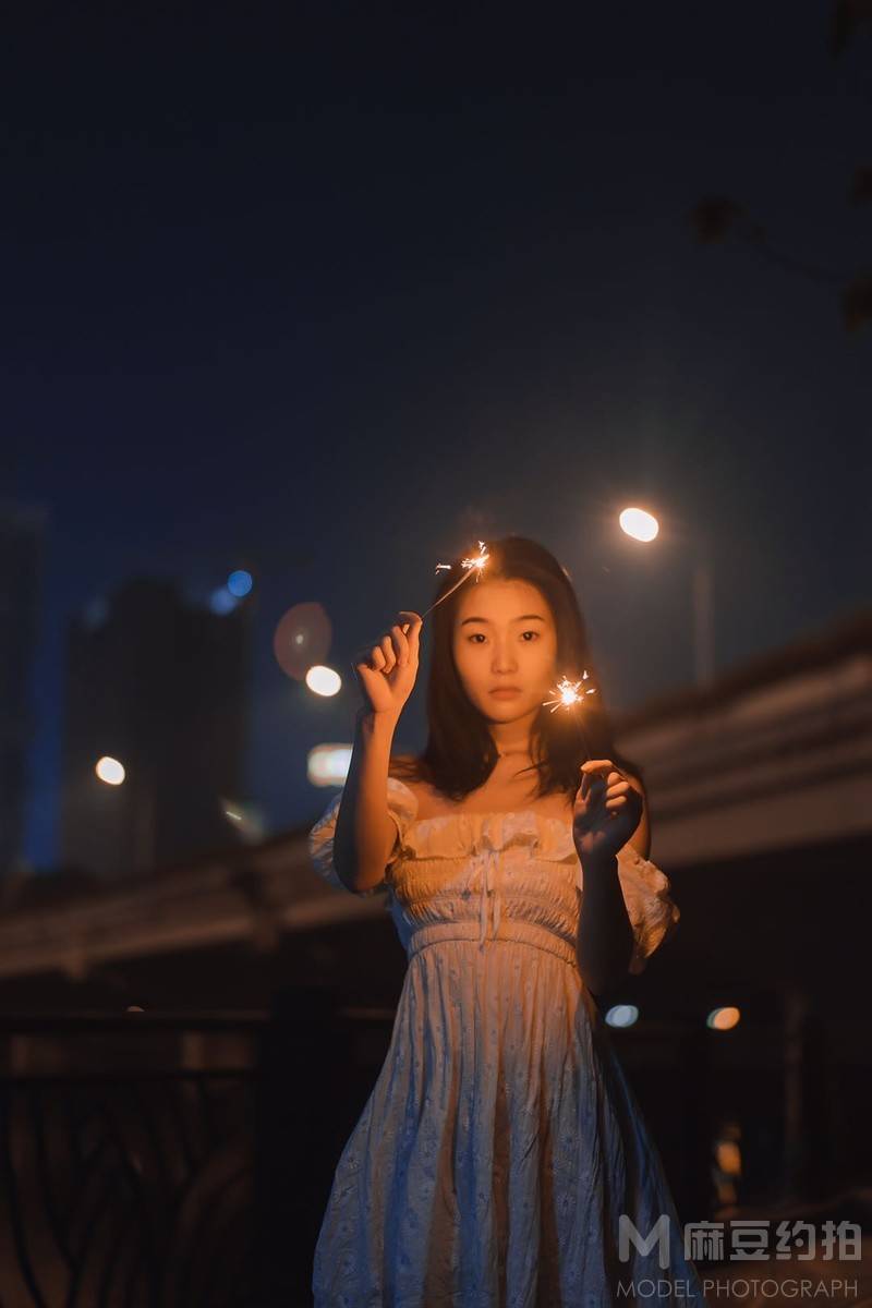 夜景模特