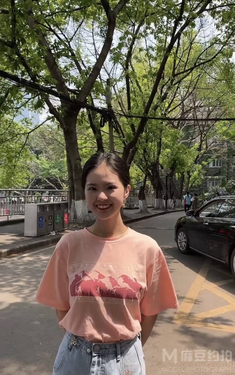 校园模特