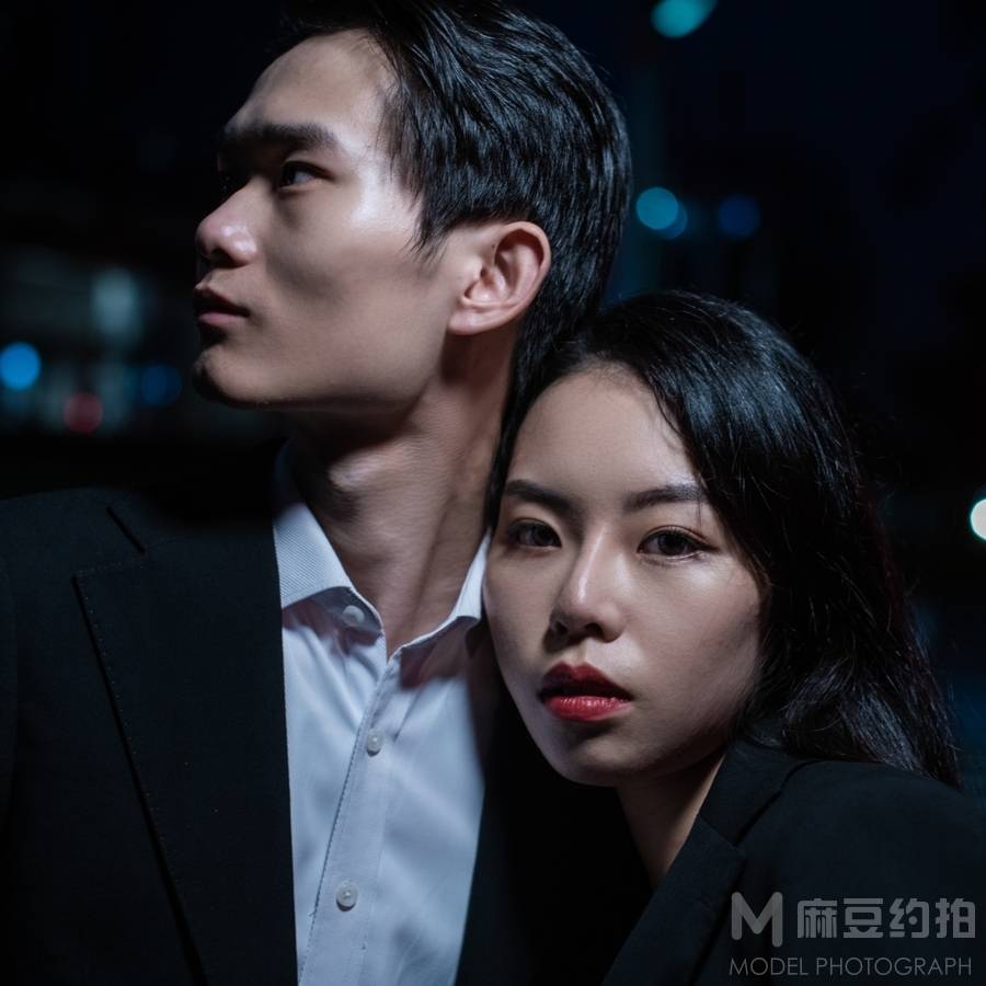 黑白模特