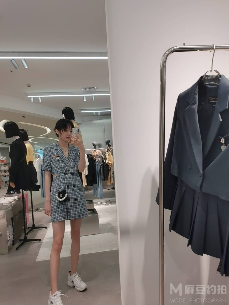 校园模特