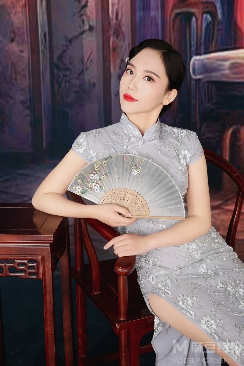 妆容模特