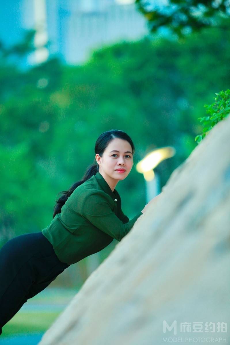 情绪模特