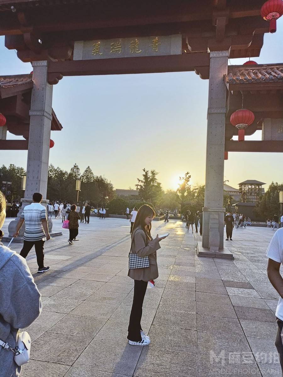 校园模特
