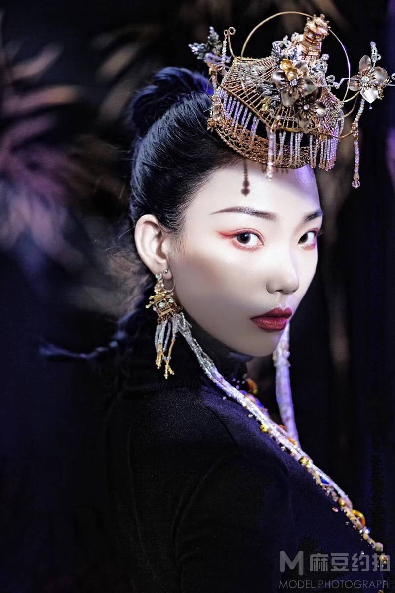 情绪模特