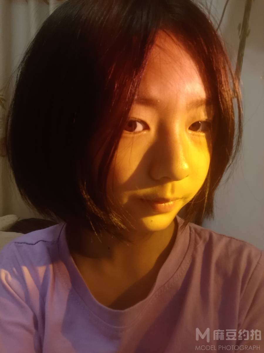 黑白模特