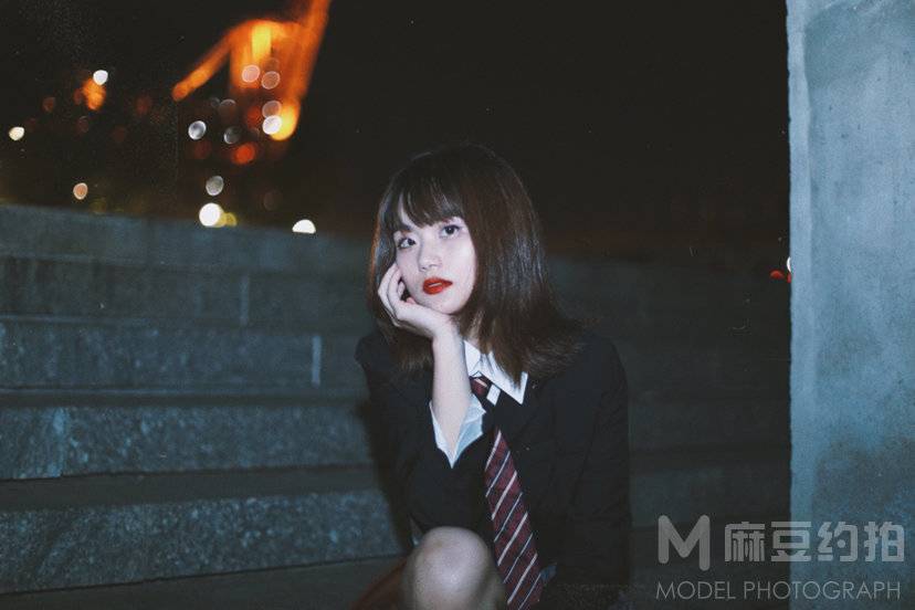 情绪模特