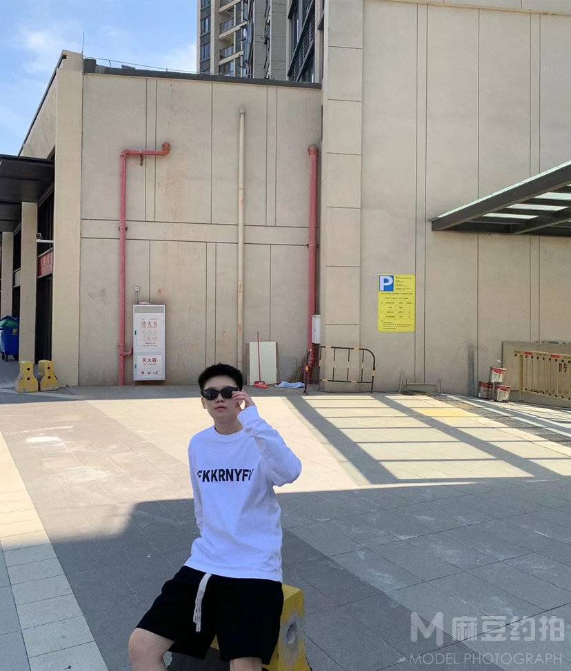 黑白模特