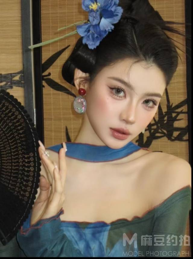 妆容模特