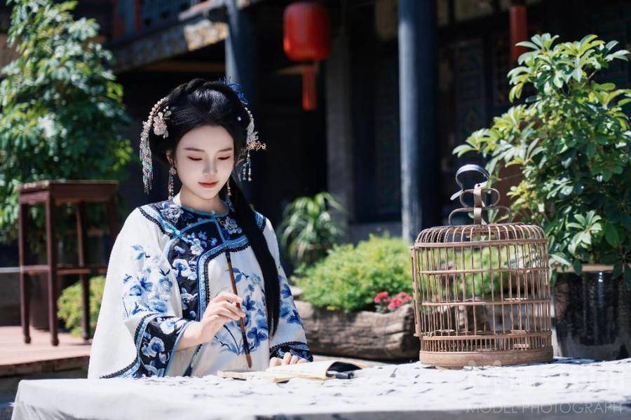 情绪模特