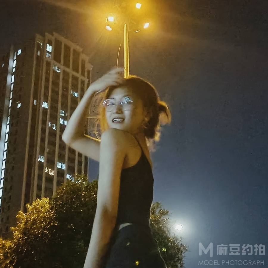夜景模特