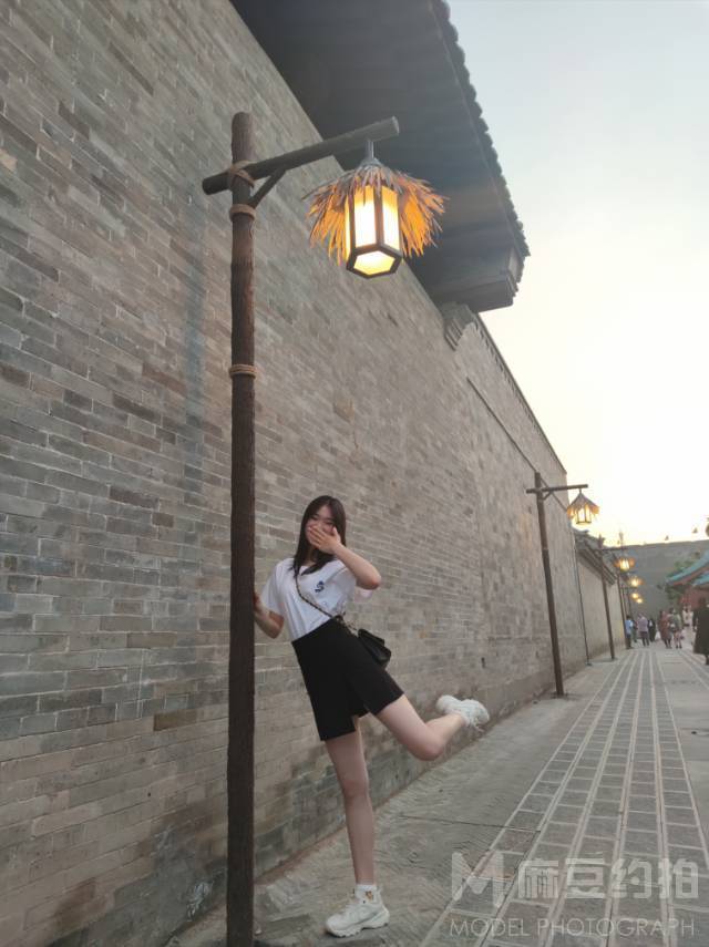 校园模特