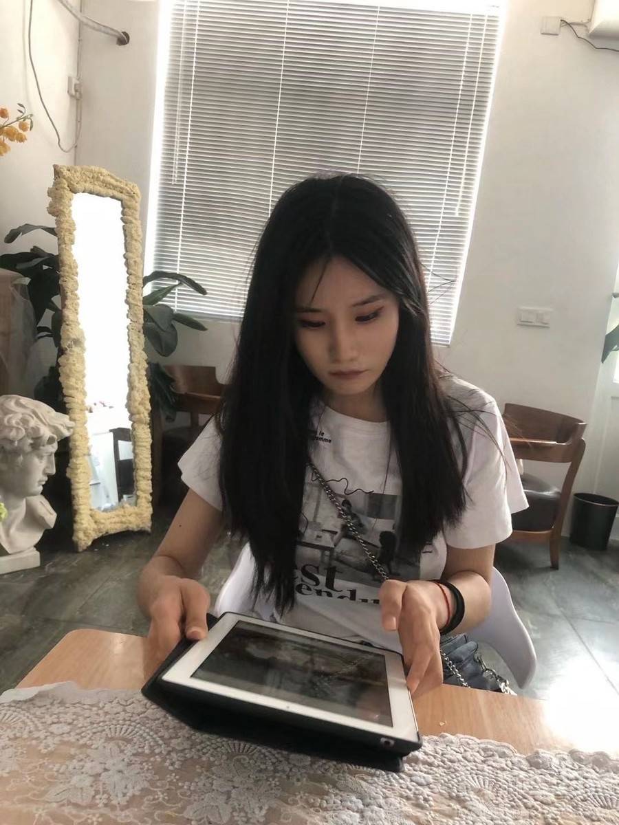 校园模特