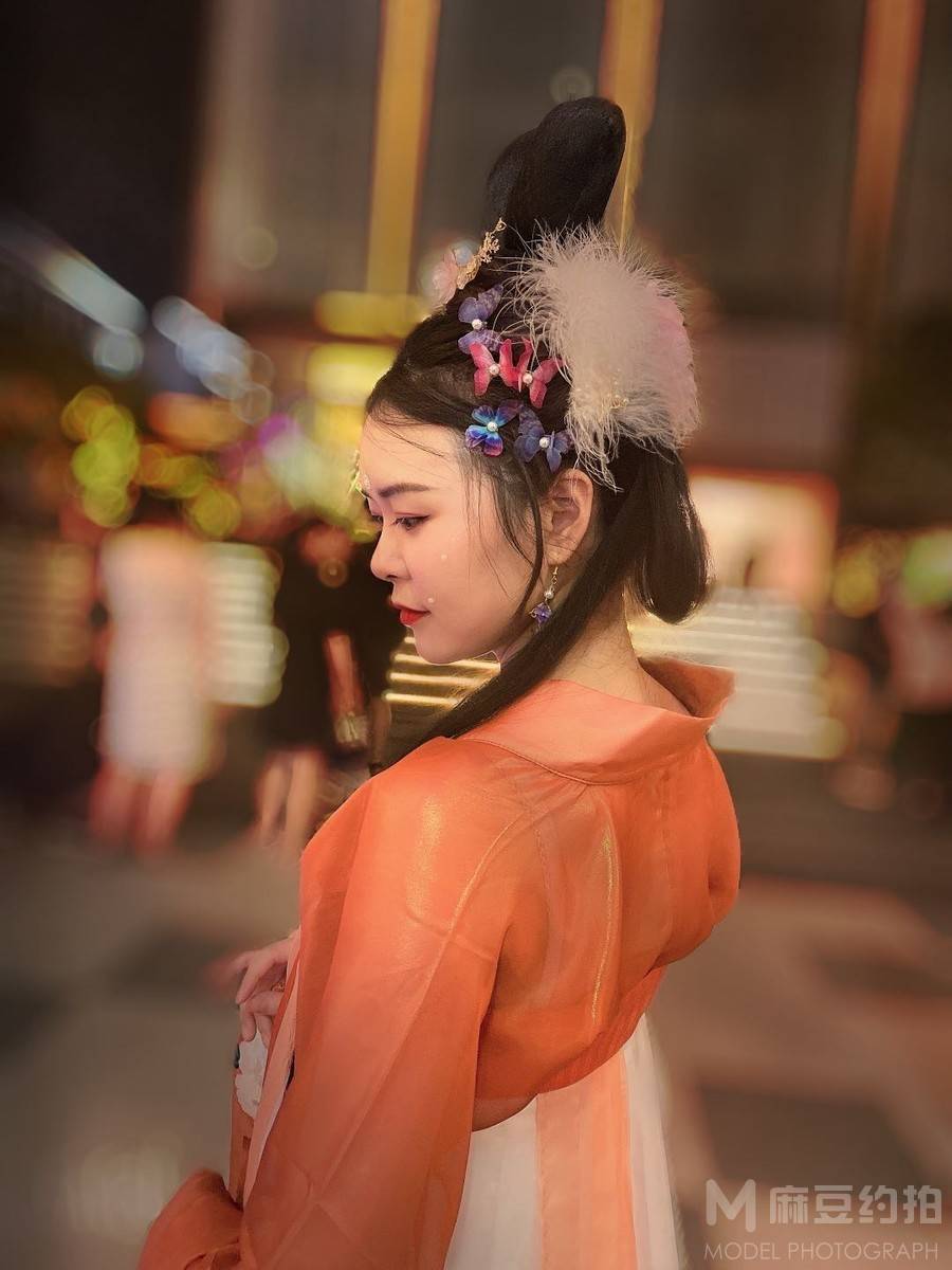 汉服模特