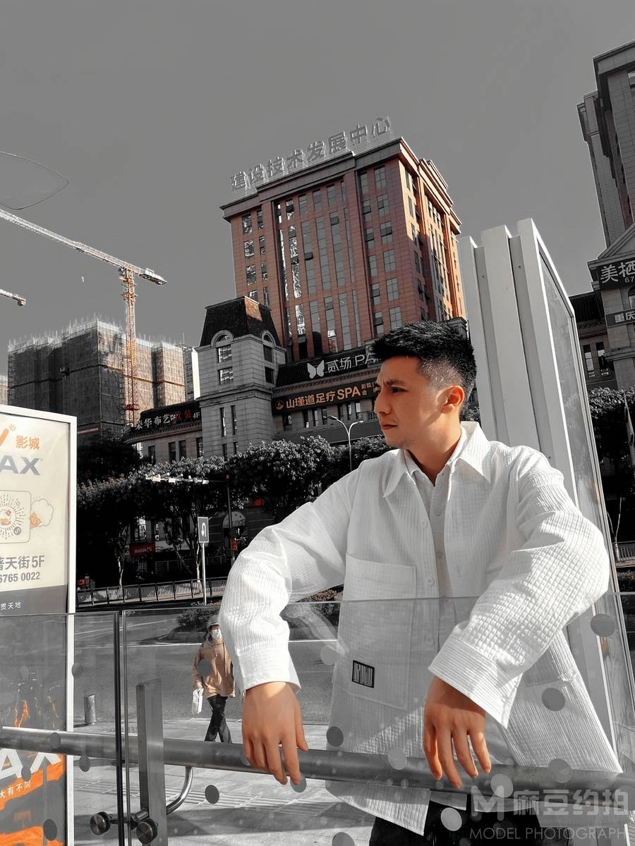 黑白模特