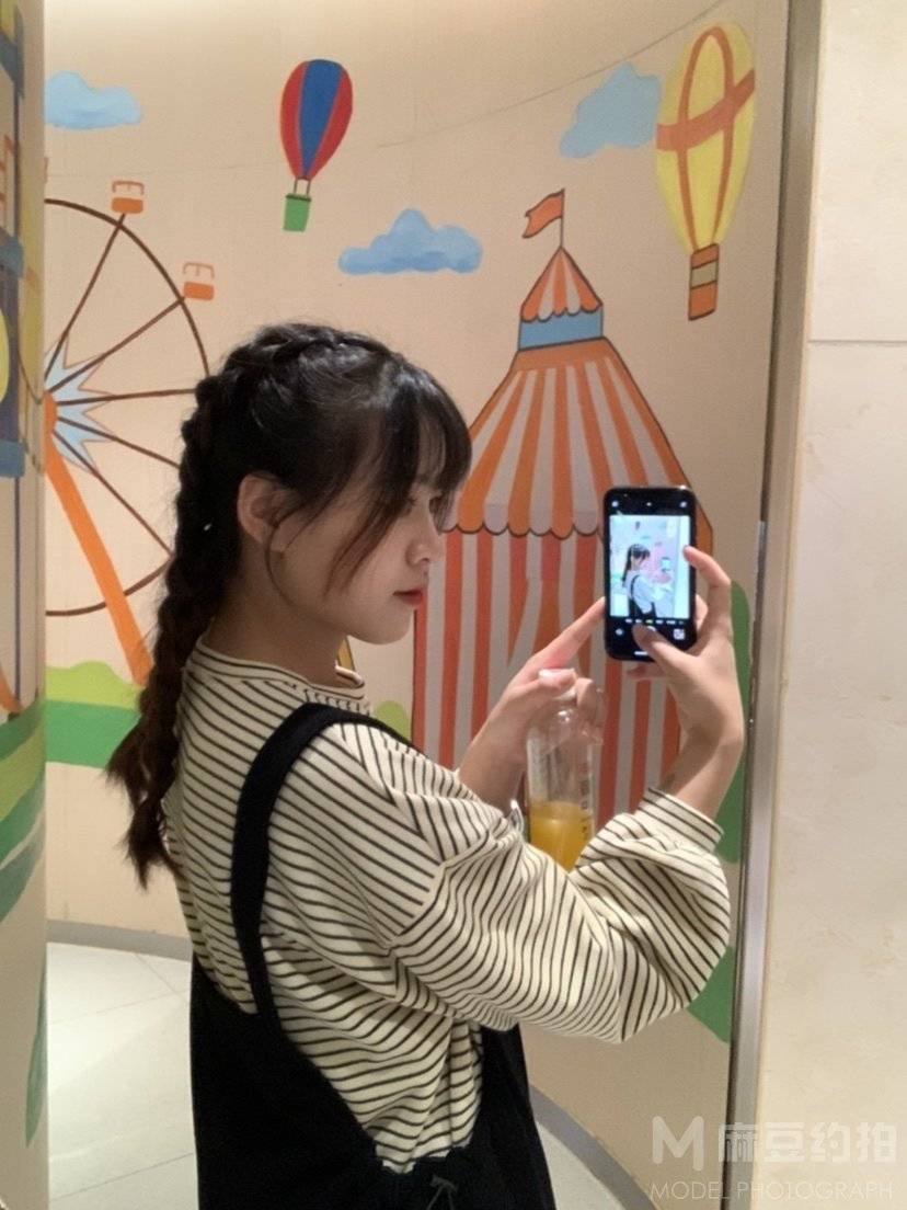 妆容模特