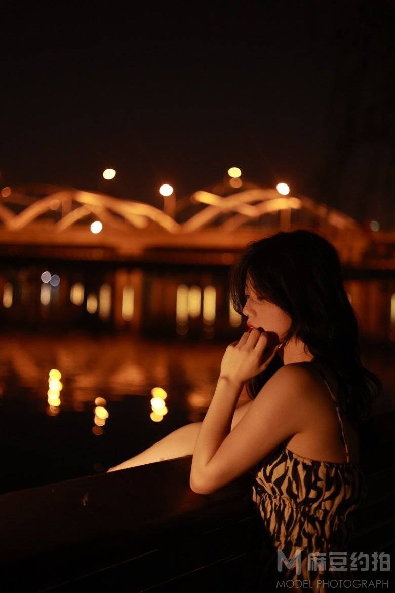 夜景模特