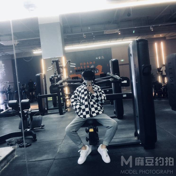 黑白模特