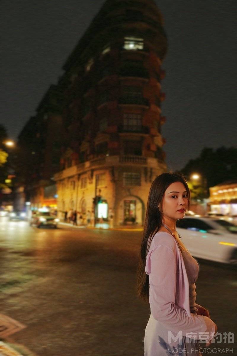 夜景模特