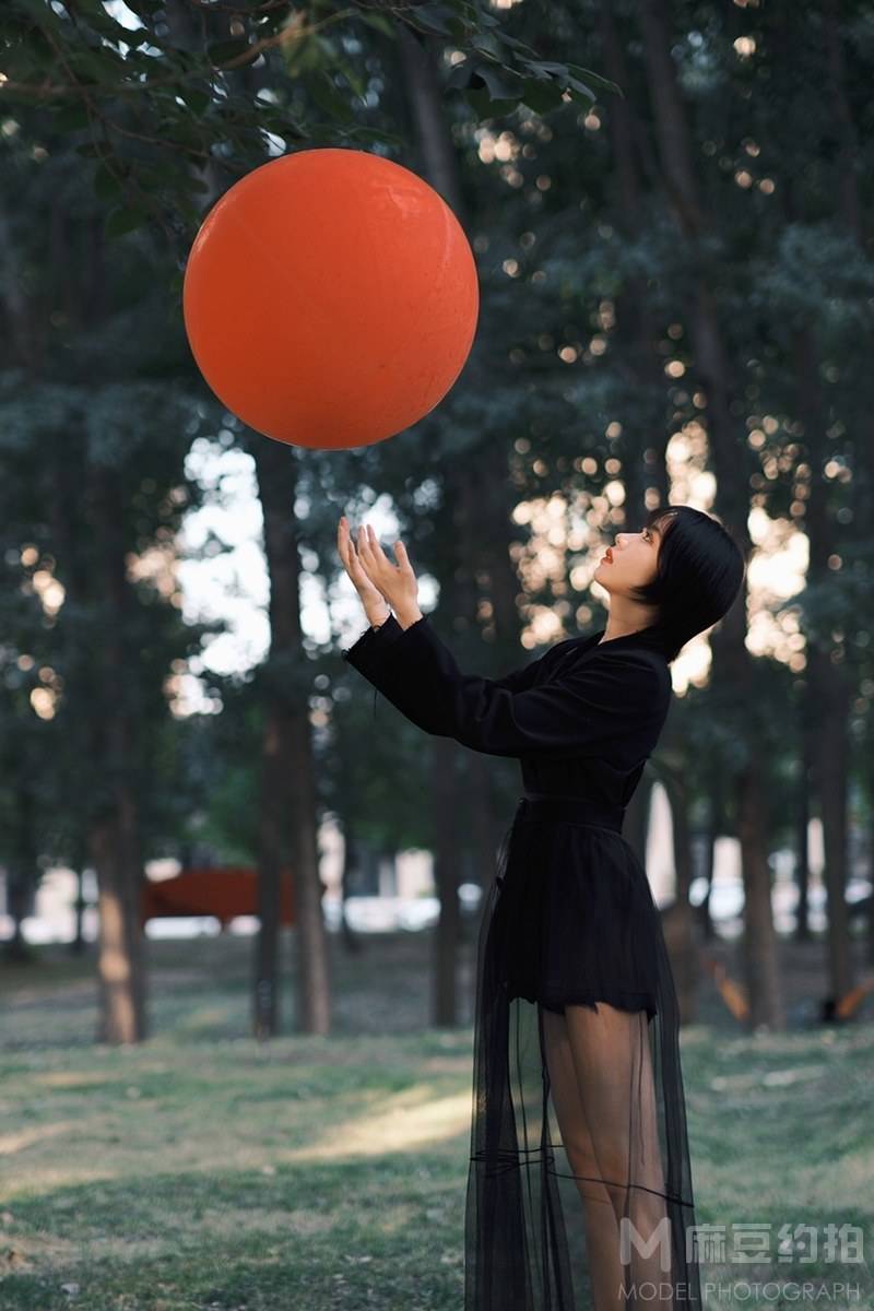 情绪模特