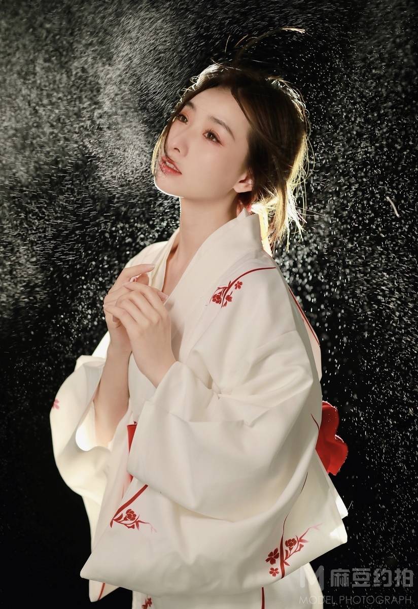 宝丽来模特