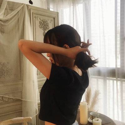 黑白模特