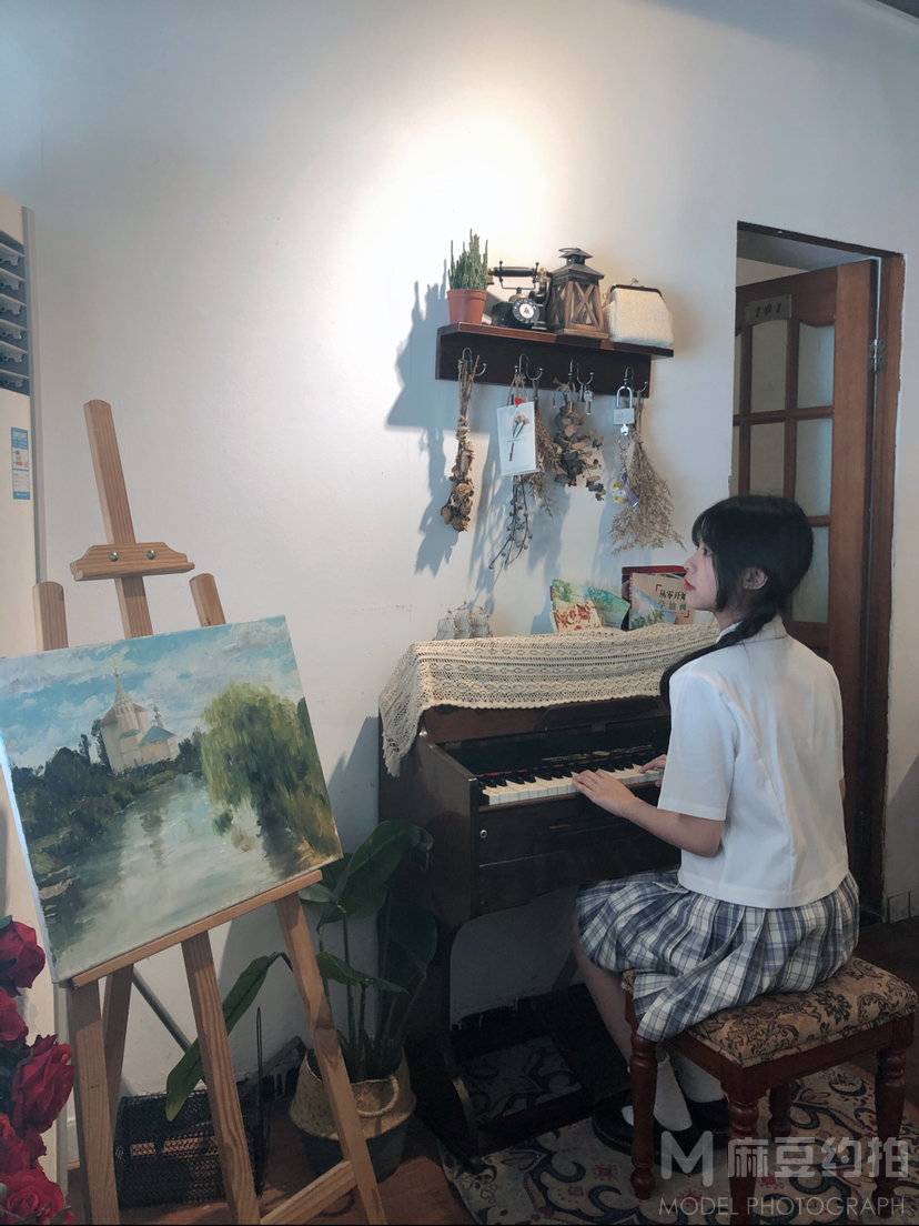 情绪模特