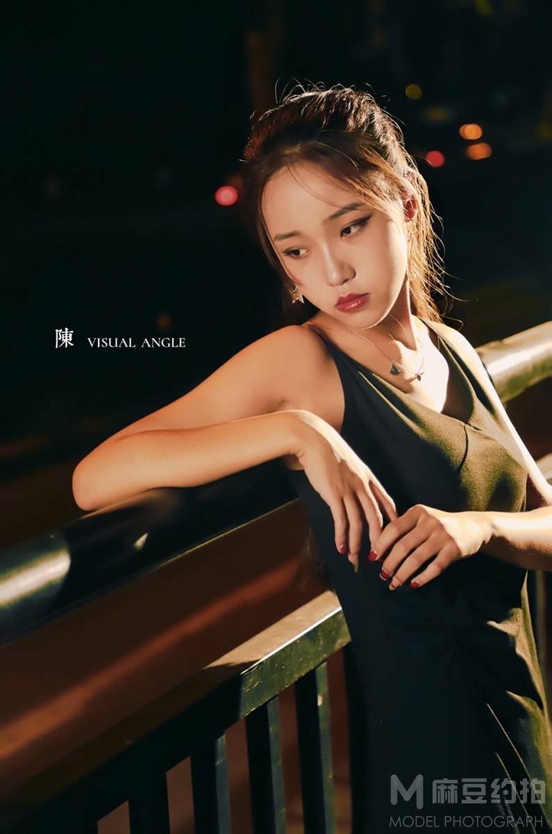 夜景模特