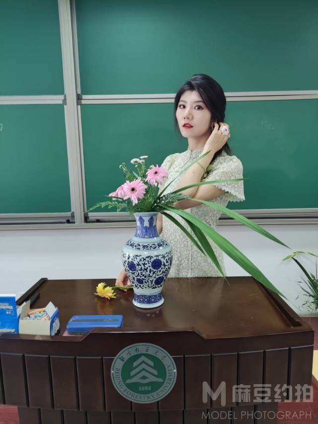 校园模特
