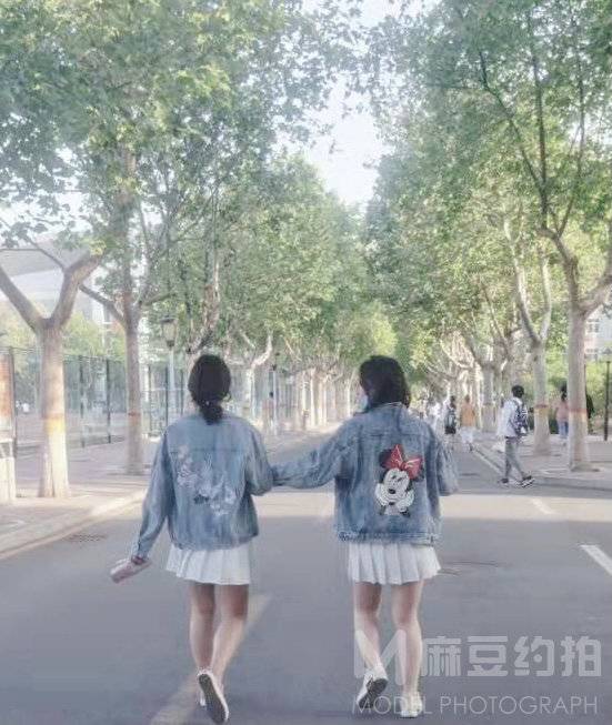 黑白模特