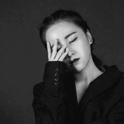 黑白模特