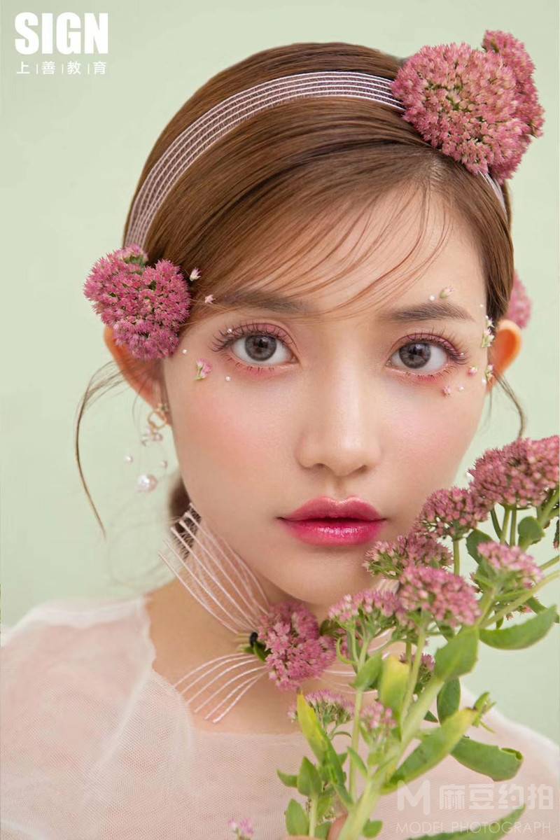 妆容模特