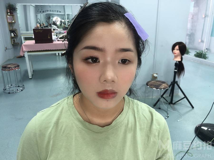 妆容模特