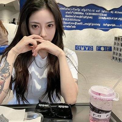 黑白模特