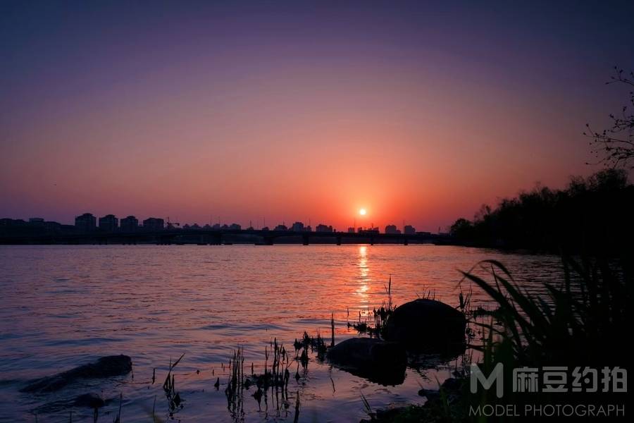 夜景模特