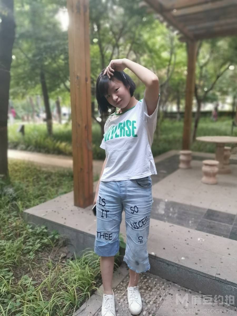 清新模特