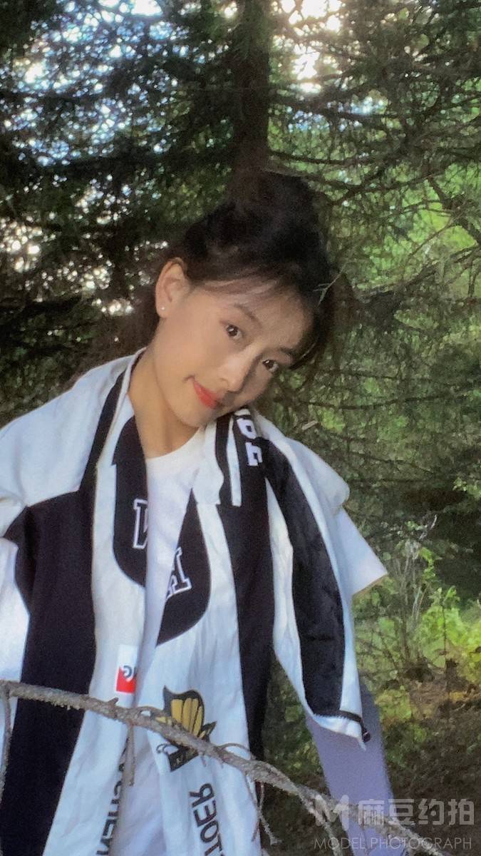 清新模特