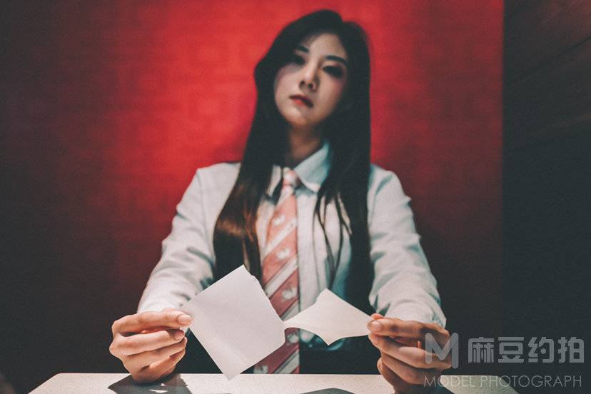 情绪模特