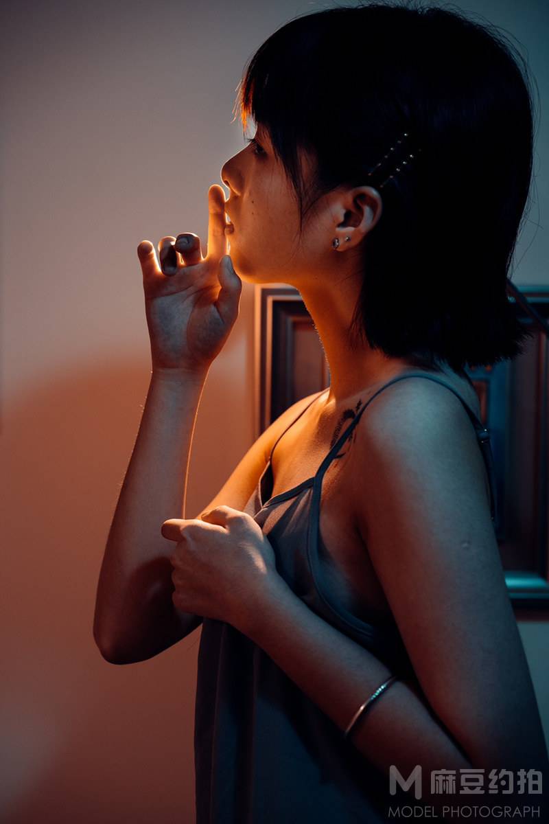 情绪模特